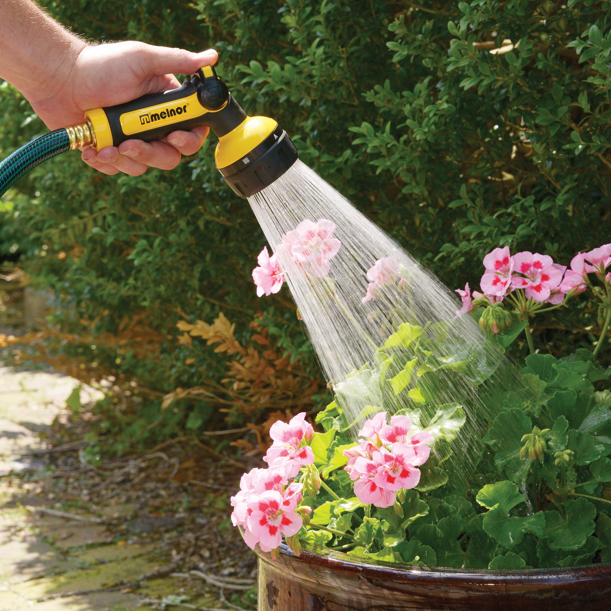 Vortex® 6-Pattern Thumb-Control Nozzle – Melnor