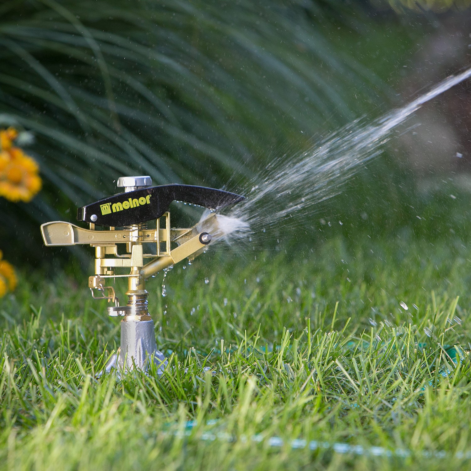 Metal Pulsating Sprinkler with 3-Prong Step Spike, 100 ft
