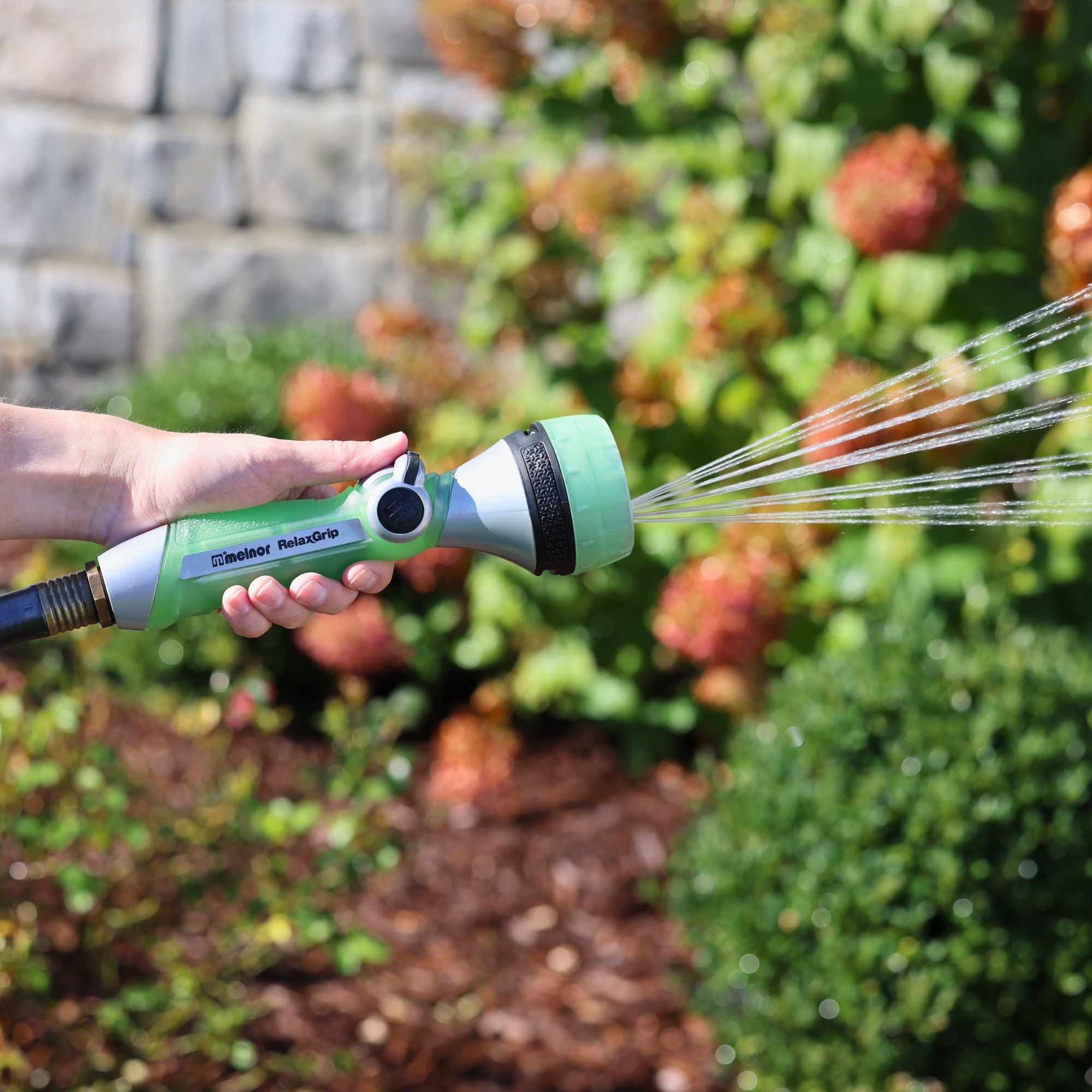 RelaxGrip® Metal 7-Pattern Twist Nozzle – Melnor