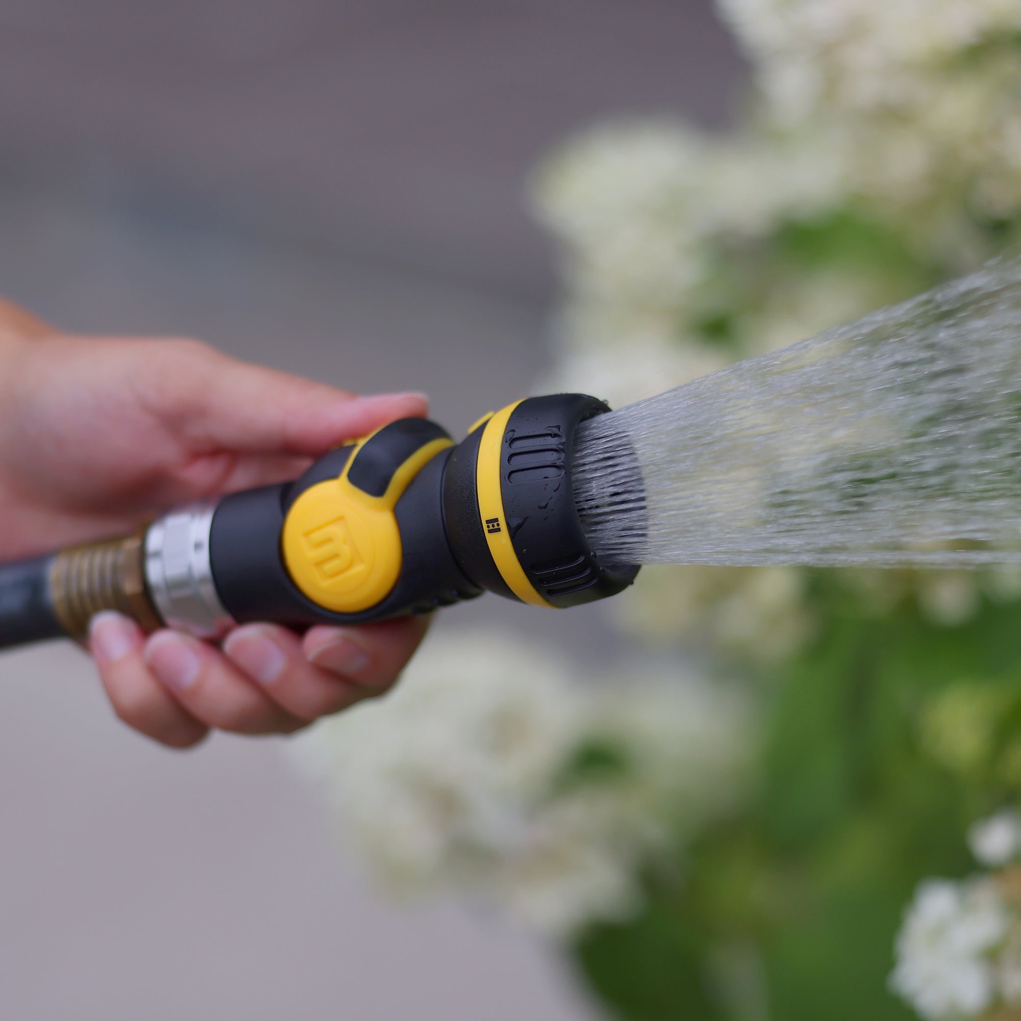 RelaxGrip® Thumb Control 4-Pattern Mini Nozzle – Melnor