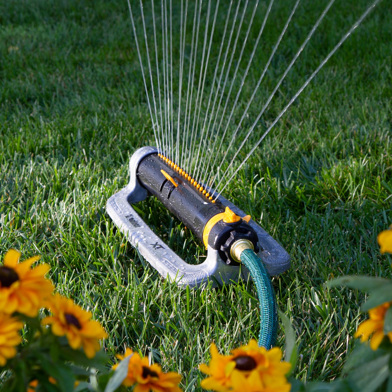 XT Metal Turbo Oscillating Sprinkler with Flow Control – Melnor
