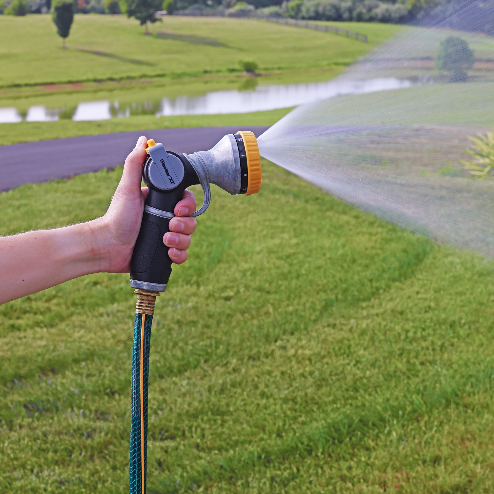 Metal 10-Pattern Thumb-Control Nozzle – Melnor