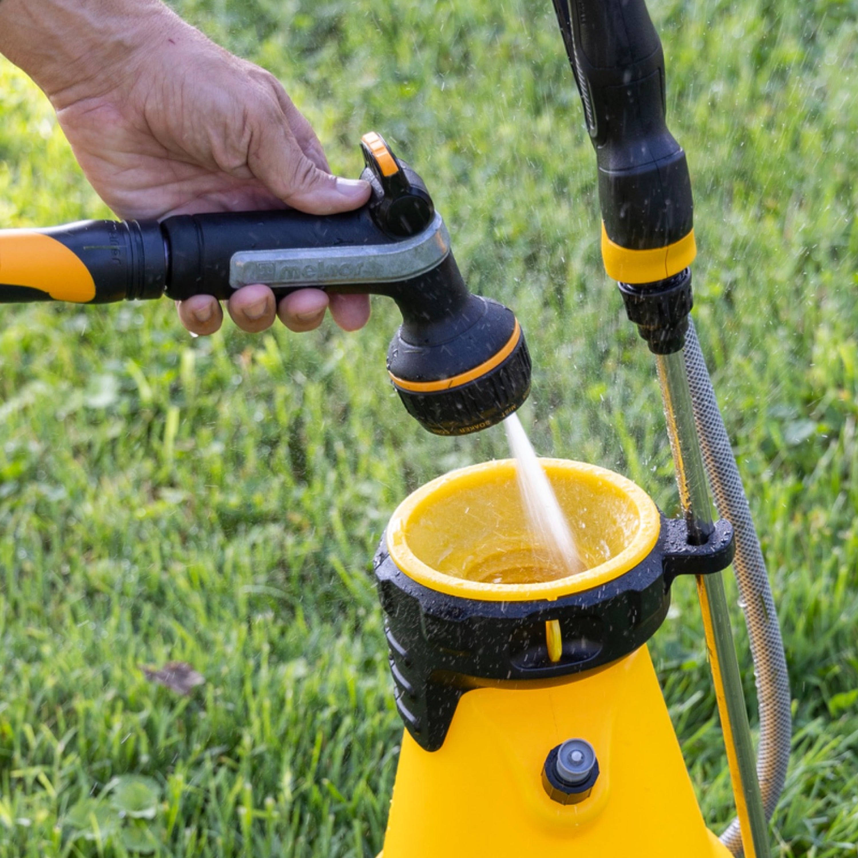 Heavyweight 10-Pattern Nozzle with Thumb Control